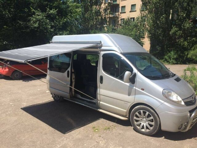 Серый Опель Виваро, объемом двигателя 2 л и пробегом 315 тыс. км за 9600 $, фото 1 на Automoto.ua