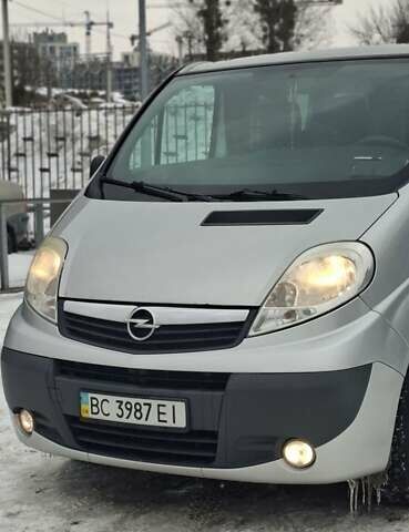 Серый Опель Виваро, объемом двигателя 2 л и пробегом 308 тыс. км за 9350 $, фото 1 на Automoto.ua