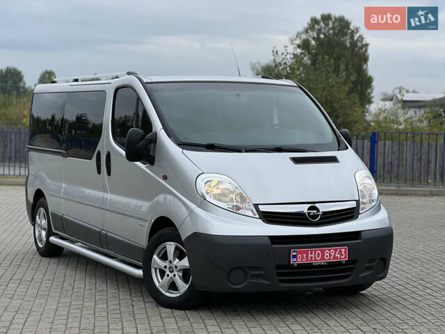 Серый Опель Виваро, объемом двигателя 2.5 л и пробегом 299 тыс. км за 13700 $, фото 1 на Automoto.ua