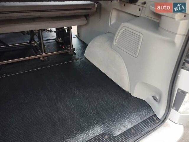 Сірий Опель Віваро, об'ємом двигуна 2.5 л та пробігом 250 тис. км за 13350 $, фото 1 на Automoto.ua