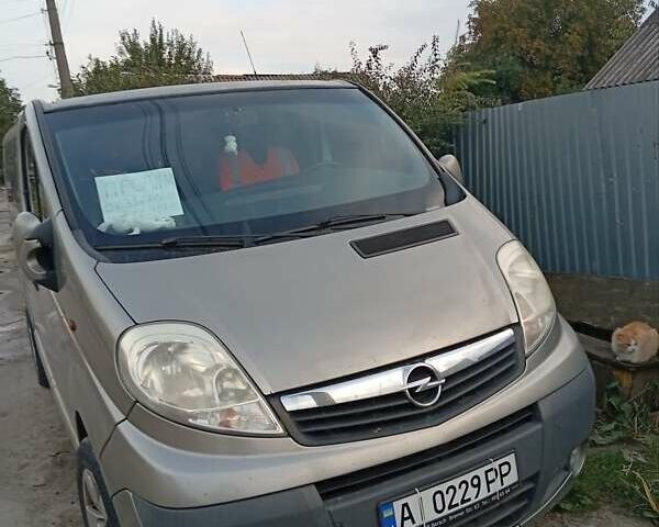 Серый Опель Виваро, объемом двигателя 2 л и пробегом 157 тыс. км за 10800 $, фото 1 на Automoto.ua