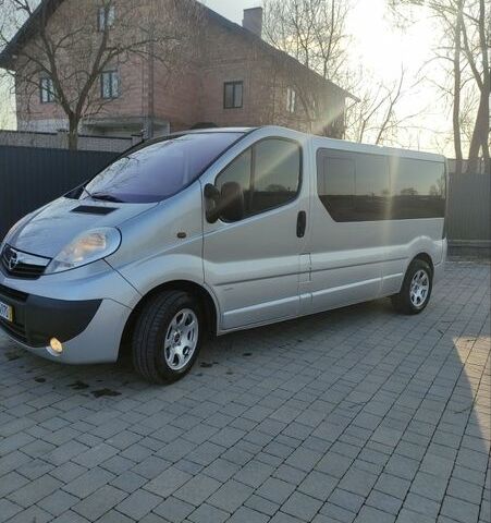 Сірий Опель Віваро, об'ємом двигуна 2.5 л та пробігом 297 тис. км за 14700 $, фото 1 на Automoto.ua