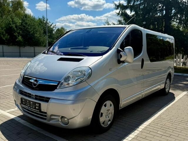 Сірий Опель Віваро, об'ємом двигуна 2.5 л та пробігом 174 тис. км за 15900 $, фото 1 на Automoto.ua