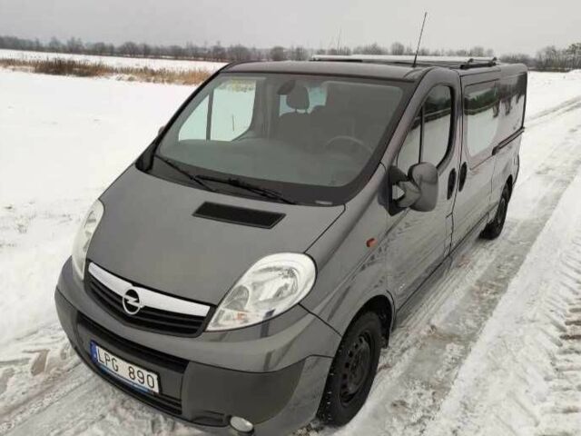 Серый Опель Виваро, объемом двигателя 2 л и пробегом 231 тыс. км за 7900 $, фото 1 на Automoto.ua