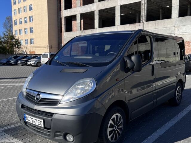 Сірий Опель Віваро, об'ємом двигуна 2 л та пробігом 312 тис. км за 10999 $, фото 1 на Automoto.ua