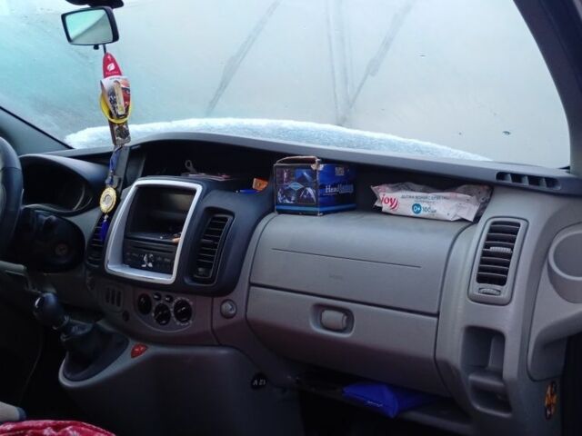 Серый Опель Виваро, объемом двигателя 2 л и пробегом 297 тыс. км за 8400 $, фото 1 на Automoto.ua