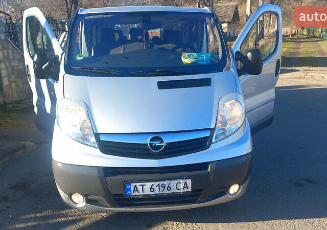 Серый Опель Виваро, объемом двигателя 2 л и пробегом 297 тыс. км за 12200 $, фото 1 на Automoto.ua