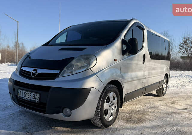 Сірий Опель Віваро, об'ємом двигуна 2.5 л та пробігом 275 тис. км за 12600 $, фото 1 на Automoto.ua