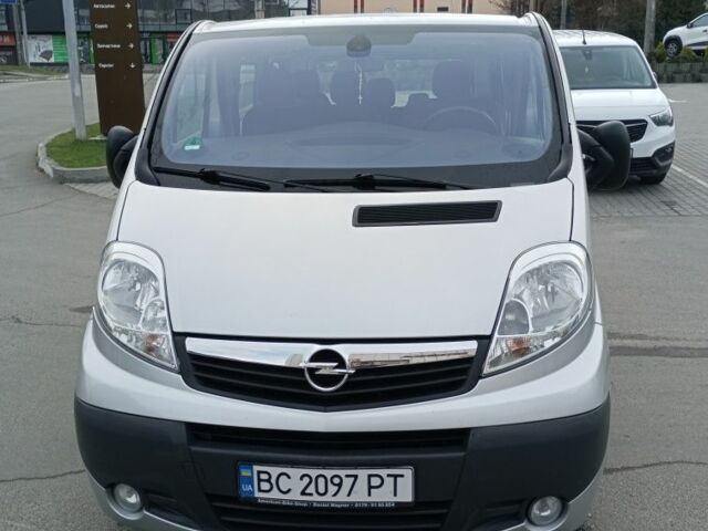 Серый Опель Виваро, объемом двигателя 2 л и пробегом 370 тыс. км за 11900 $, фото 1 на Automoto.ua