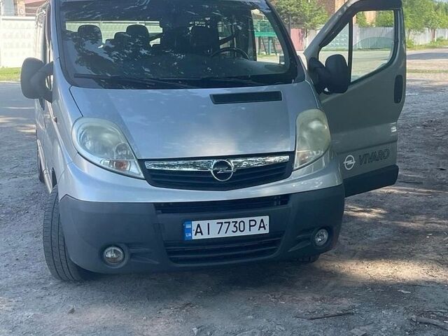 Серый Опель Виваро, объемом двигателя 2 л и пробегом 230 тыс. км за 13000 $, фото 1 на Automoto.ua
