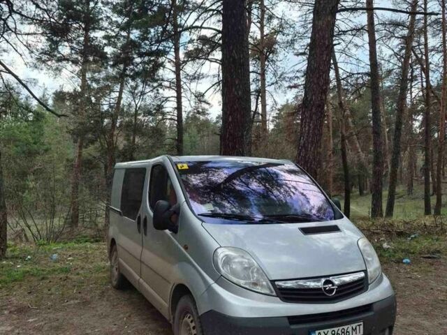 Сірий Опель Віваро, об'ємом двигуна 2 л та пробігом 307 тис. км за 9150 $, фото 1 на Automoto.ua
