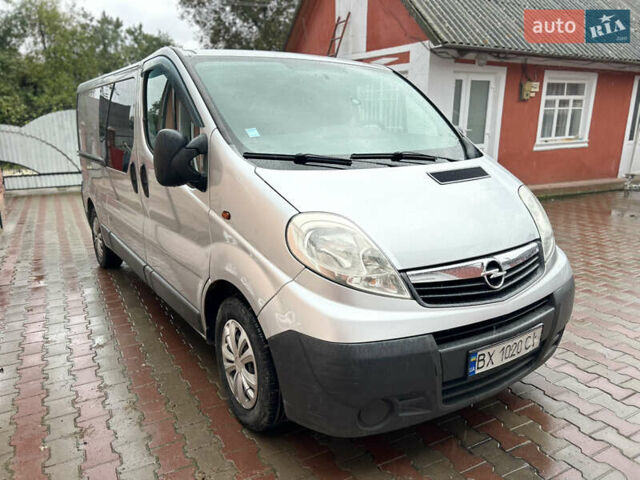 Серый Опель Виваро, объемом двигателя 2 л и пробегом 360 тыс. км за 11200 $, фото 1 на Automoto.ua