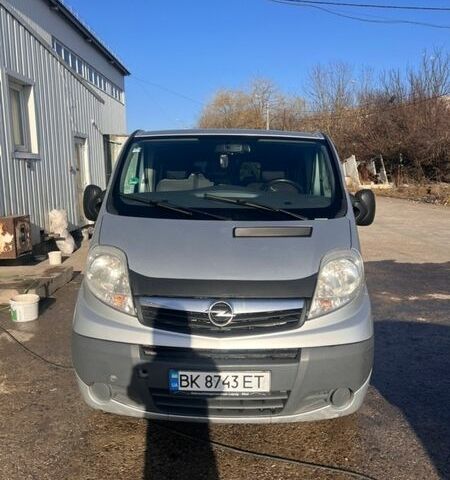 Серый Опель Виваро, объемом двигателя 2 л и пробегом 256 тыс. км за 12800 $, фото 1 на Automoto.ua