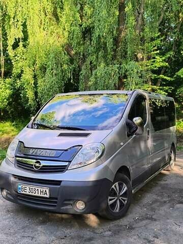 Серый Опель Виваро, объемом двигателя 2 л и пробегом 268 тыс. км за 15400 $, фото 1 на Automoto.ua