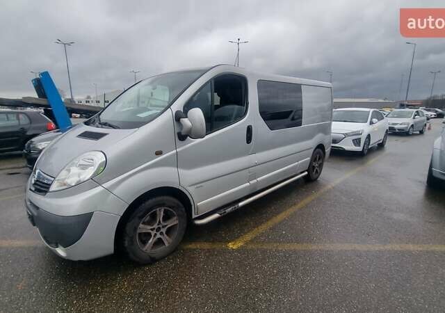 Серый Опель Виваро, объемом двигателя 2 л и пробегом 235 тыс. км за 8000 $, фото 1 на Automoto.ua