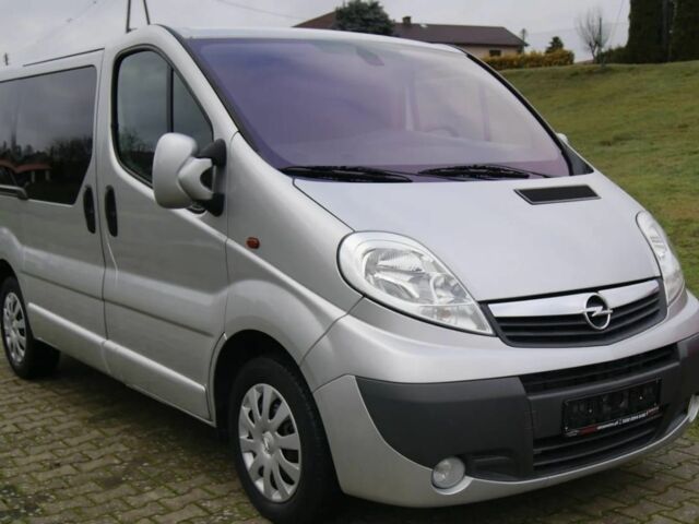 Серый Опель Виваро, объемом двигателя 2 л и пробегом 220 тыс. км за 8350 $, фото 1 на Automoto.ua
