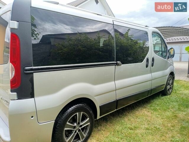 Сірий Опель Віваро, об'ємом двигуна 2 л та пробігом 386 тис. км за 12800 $, фото 1 на Automoto.ua