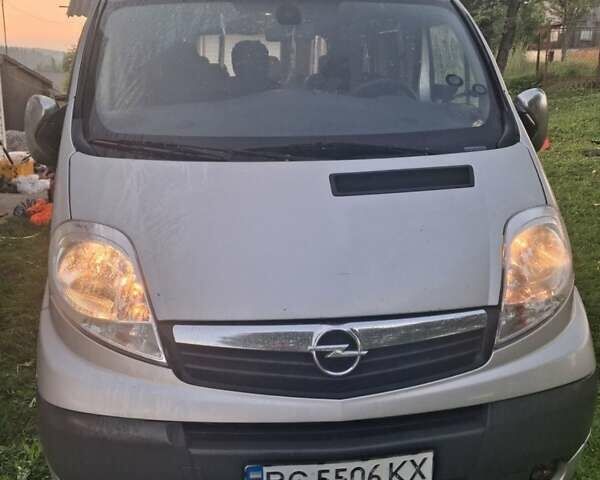 Серый Опель Виваро, объемом двигателя 2 л и пробегом 400 тыс. км за 12200 $, фото 1 на Automoto.ua