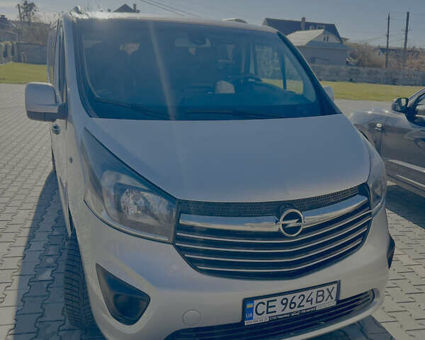 Серый Опель Виваро, объемом двигателя 1.6 л и пробегом 294 тыс. км за 12700 $, фото 1 на Automoto.ua