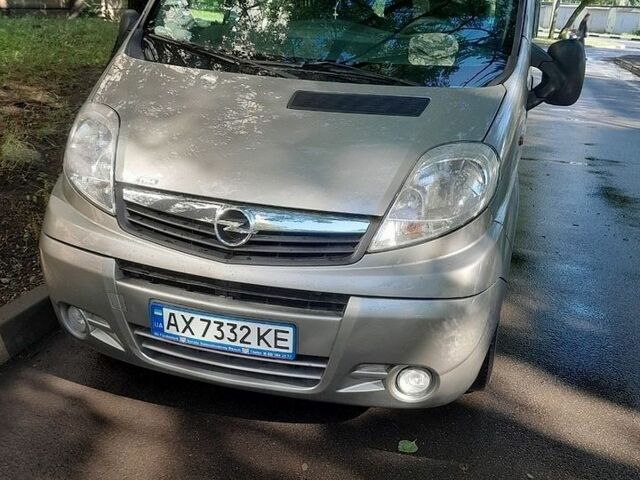 Сірий Опель Віваро, об'ємом двигуна 2 л та пробігом 278 тис. км за 15200 $, фото 1 на Automoto.ua
