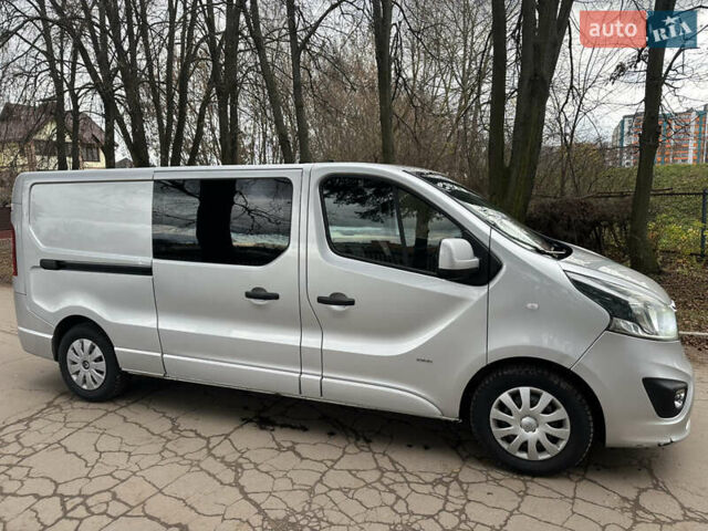 Серый Опель Виваро, объемом двигателя 1.6 л и пробегом 230 тыс. км за 14500 $, фото 1 на Automoto.ua