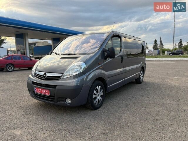 Серый Опель Виваро, объемом двигателя 2 л и пробегом 286 тыс. км за 17700 $, фото 1 на Automoto.ua