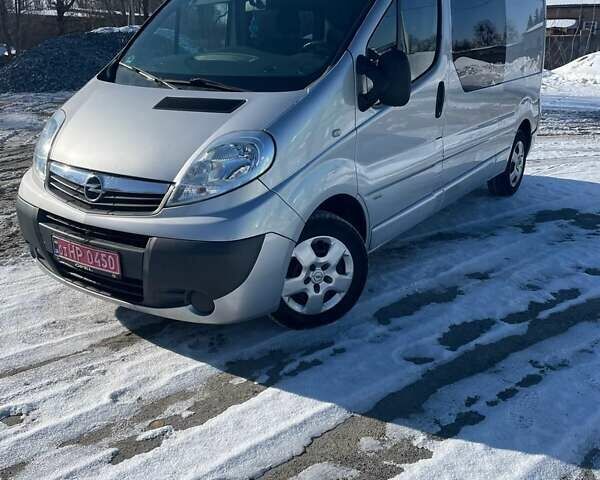 Сірий Опель Віваро, об'ємом двигуна 2 л та пробігом 288 тис. км за 14600 $, фото 1 на Automoto.ua