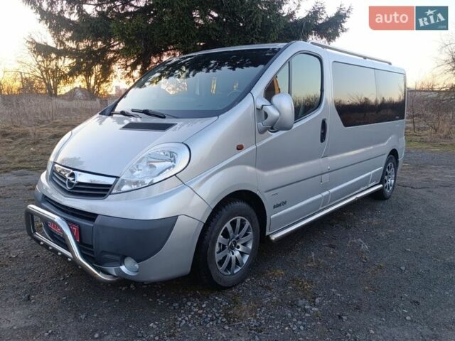 Серый Опель Виваро, объемом двигателя 2 л и пробегом 240 тыс. км за 15200 $, фото 1 на Automoto.ua