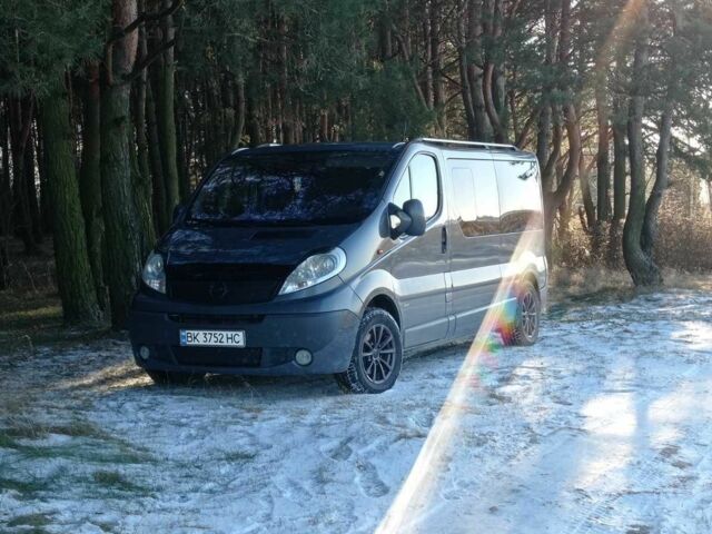 Сірий Опель Віваро, об'ємом двигуна 2 л та пробігом 280 тис. км за 14700 $, фото 1 на Automoto.ua