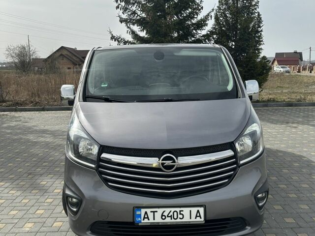 Сірий Опель Віваро, об'ємом двигуна 1.6 л та пробігом 295 тис. км за 12000 $, фото 1 на Automoto.ua