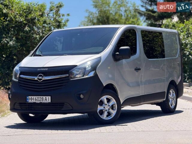 Серый Опель Виваро, объемом двигателя 1.6 л и пробегом 188 тыс. км за 11900 $, фото 1 на Automoto.ua