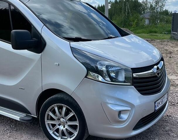 Сірий Опель Віваро, об'ємом двигуна 1.6 л та пробігом 280 тис. км за 14300 $, фото 1 на Automoto.ua