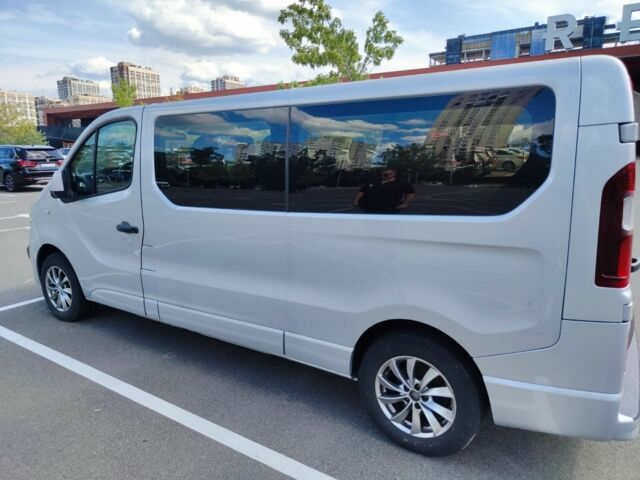 Серый Опель Виваро, объемом двигателя 1.6 л и пробегом 175 тыс. км за 16000 $, фото 1 на Automoto.ua