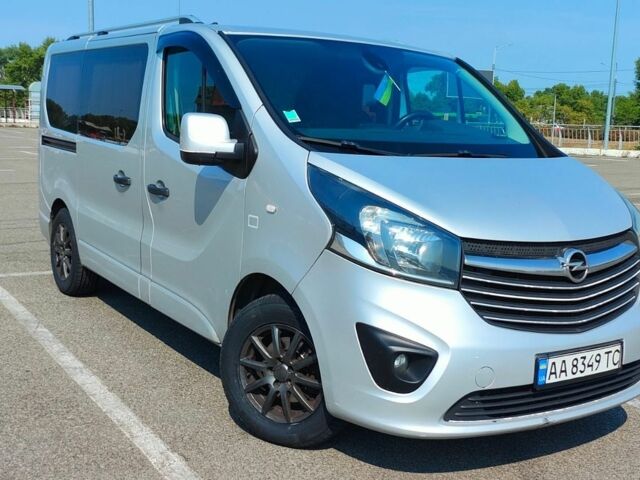 Серый Опель Виваро, объемом двигателя 1.6 л и пробегом 275 тыс. км за 15200 $, фото 1 на Automoto.ua