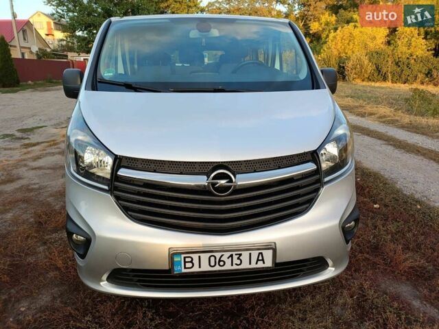 Серый Опель Виваро, объемом двигателя 1.6 л и пробегом 205 тыс. км за 17500 $, фото 1 на Automoto.ua