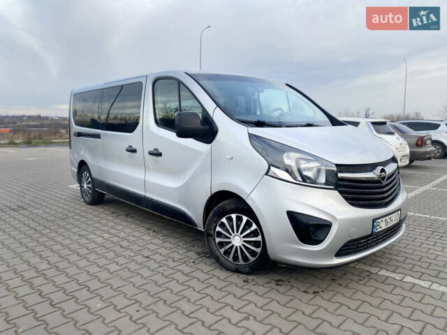 Серый Опель Виваро, объемом двигателя 1.6 л и пробегом 210 тыс. км за 15000 $, фото 1 на Automoto.ua