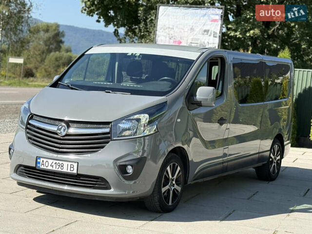 Серый Опель Виваро, объемом двигателя 1.6 л и пробегом 300 тыс. км за 15000 $, фото 1 на Automoto.ua