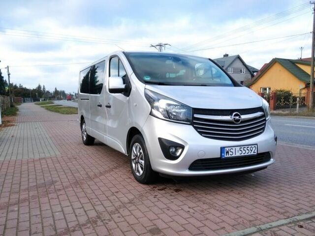 Сірий Опель Віваро, об'ємом двигуна 1.6 л та пробігом 227 тис. км за 10000 $, фото 1 на Automoto.ua