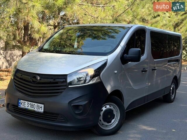 Серый Опель Виваро, объемом двигателя 1.6 л и пробегом 154 тыс. км за 16450 $, фото 1 на Automoto.ua