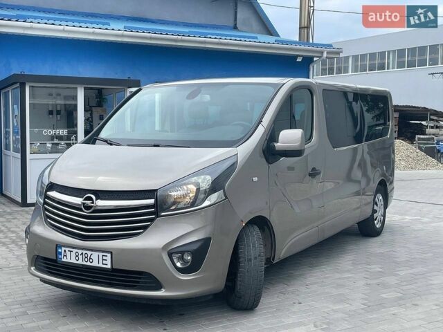 Серый Опель Виваро, объемом двигателя 1.6 л и пробегом 240 тыс. км за 15000 $, фото 1 на Automoto.ua