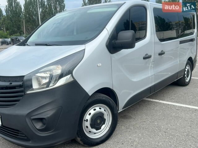 Сірий Опель Віваро, об'ємом двигуна 1.6 л та пробігом 155 тис. км за 16100 $, фото 1 на Automoto.ua