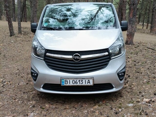 Серый Опель Виваро, объемом двигателя 0 л и пробегом 204 тыс. км за 18000 $, фото 1 на Automoto.ua