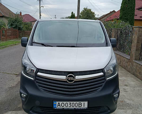Сірий Опель Віваро, об'ємом двигуна 1.6 л та пробігом 298 тис. км за 16600 $, фото 1 на Automoto.ua