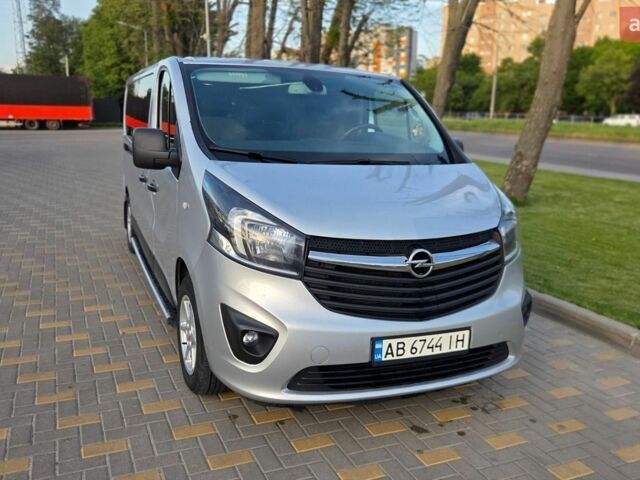 Сірий Опель Віваро, об'ємом двигуна 1.6 л та пробігом 254 тис. км за 17800 $, фото 1 на Automoto.ua