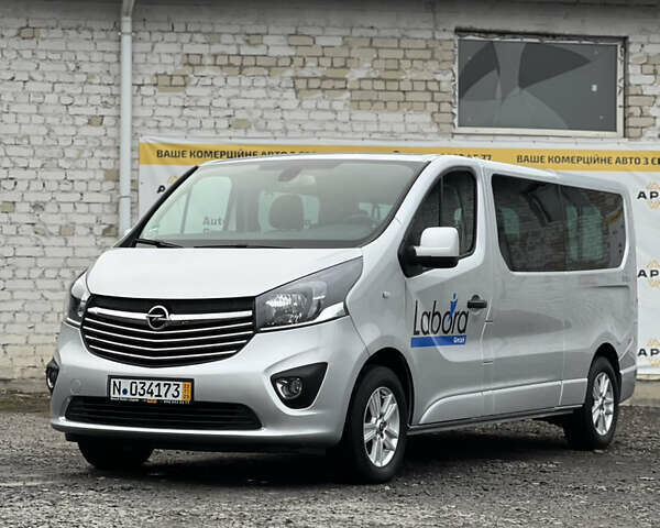 Серый Опель Виваро, объемом двигателя 1.6 л и пробегом 229 тыс. км за 21600 $, фото 1 на Automoto.ua