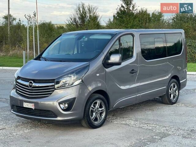 Серый Опель Виваро, объемом двигателя 1.6 л и пробегом 177 тыс. км за 24900 $, фото 1 на Automoto.ua