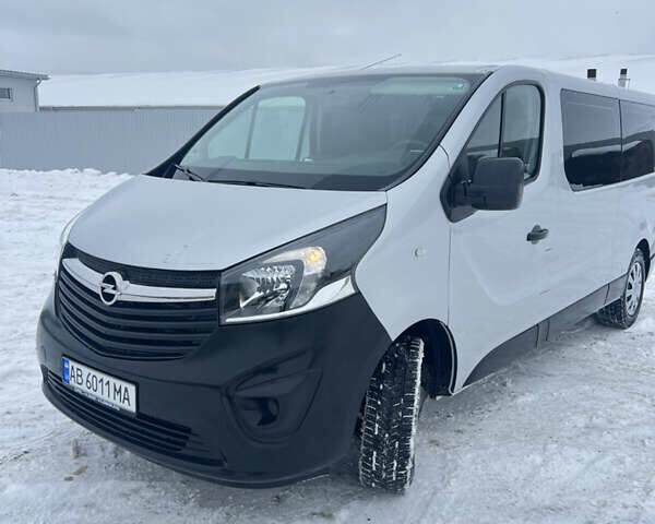 Сірий Опель Віваро, об'ємом двигуна 1.6 л та пробігом 210 тис. км за 21000 $, фото 1 на Automoto.ua