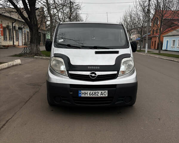 Сірий Опель Віваро, об'ємом двигуна 2 л та пробігом 460 тис. км за 11600 $, фото 1 на Automoto.ua