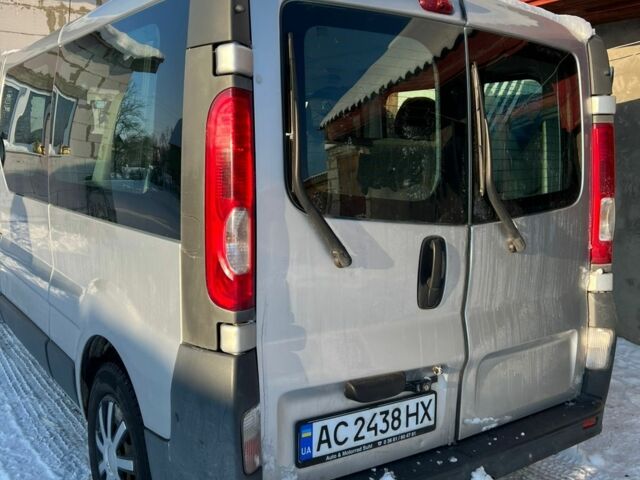 Сірий Опель Віваро, об'ємом двигуна 2.5 л та пробігом 233 тис. км за 13000 $, фото 1 на Automoto.ua