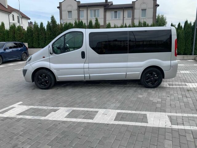 Серый Опель Виваро, объемом двигателя 2 л и пробегом 237 тыс. км за 17700 $, фото 1 на Automoto.ua